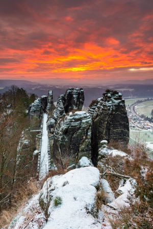 Morgenrot über der Basteibrücke