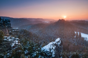 Sonnenaufgang im Winter