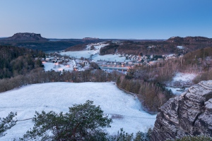 Blick auf Rathen im Winter